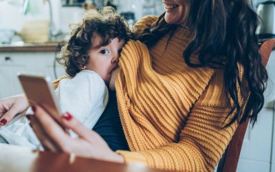 Distractibility During Breastfeeding: Strategies for Your Curious Little One