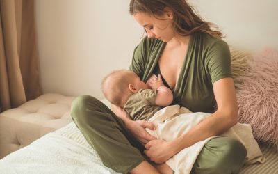 Uneven Milk Supply? Why It’s Normal for One Breast to Make More Milk Than the Other